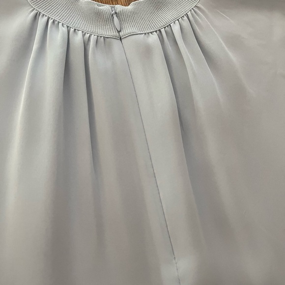 VINCE SILK SLEEVELESS BLOUSE - Picture 7 of 8